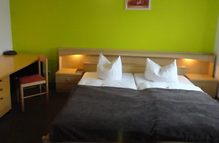 Hotell Arheilger Hof 3*